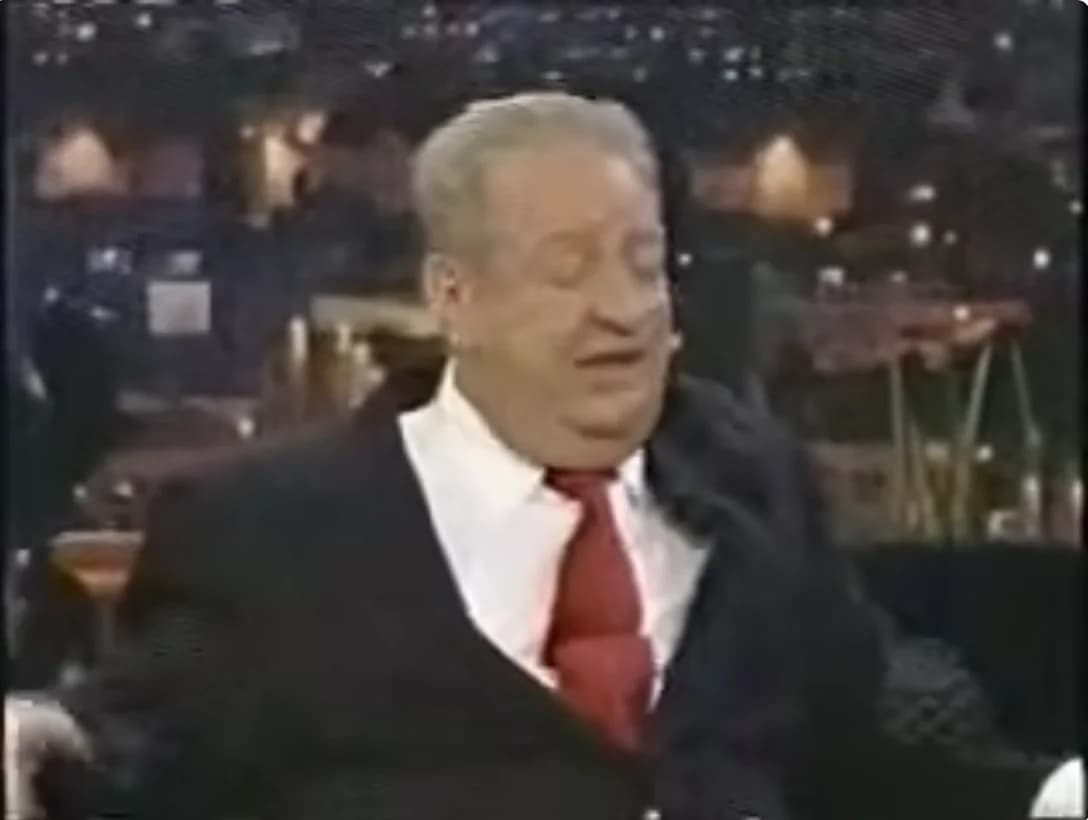 loi.Rodney Dangerfield’s 1999 Tonight Show Appearance Turns Into a Masterclass in Uncontrolled Laughter