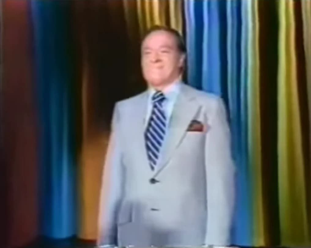 loi.Bob Hope Surprises Don Rickles in 1975: The Epic Moment Two Comedy Legends Collided on Live Television