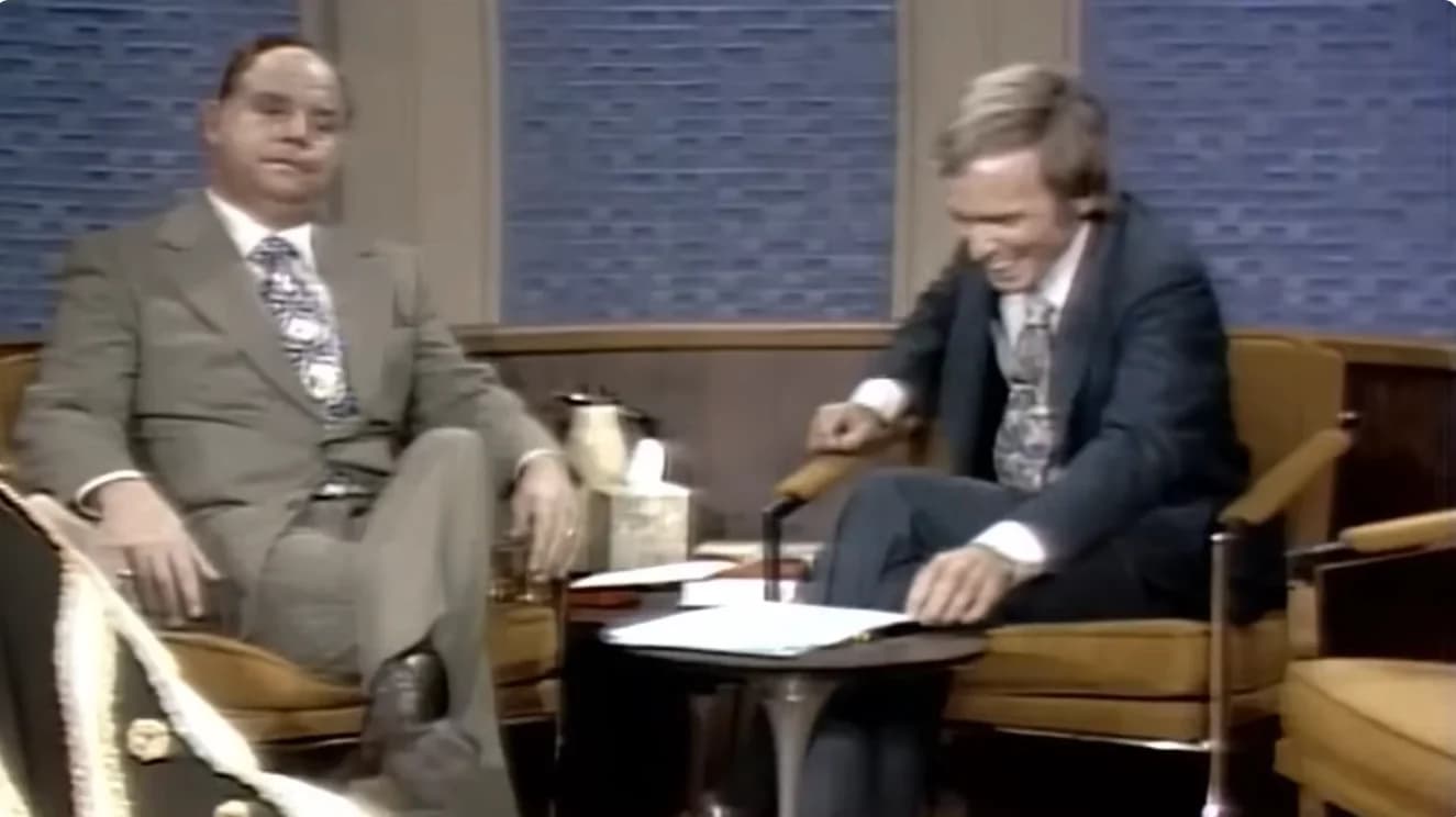 loi.DON RICKLES WALKS INTO DICK CAVETT’S STUDIO AND IMMEDIATELY CHANGES THE ENERGY!