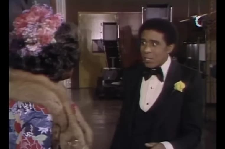 bia.Richard Pryor as Reverend James L. White: A Hilarious Classic Comedy Sketch from 1977
